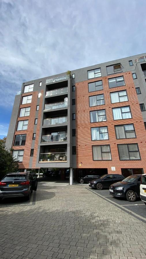 Modern Central Flat With Balcony & Free Parking On-Site Bournemouth Zewnętrze zdjęcie