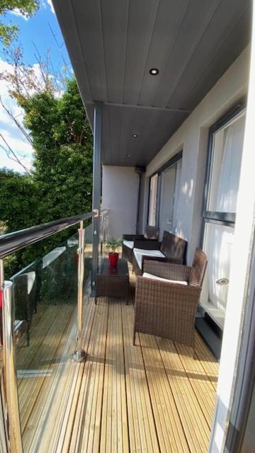 Modern Central Flat With Balcony & Free Parking On-Site Bournemouth Zewnętrze zdjęcie
